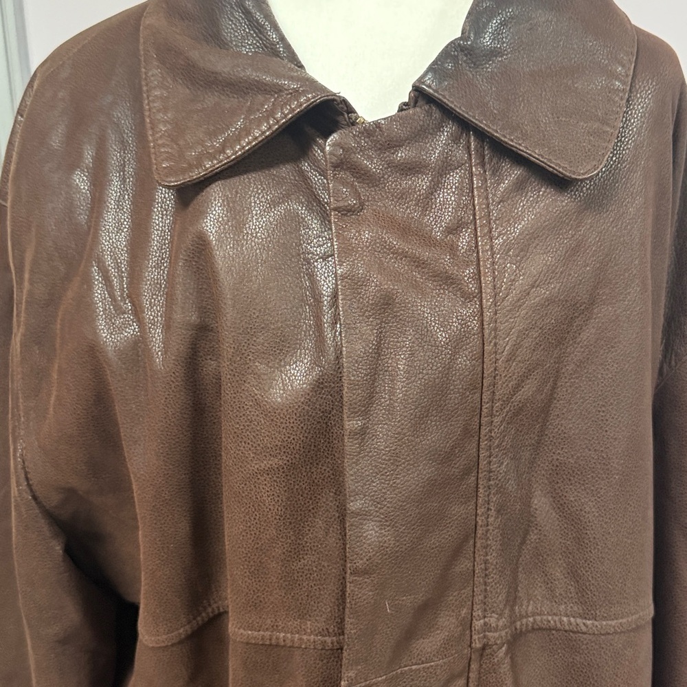 Vintage men’s brown leather jacket - Picture 3 of 10